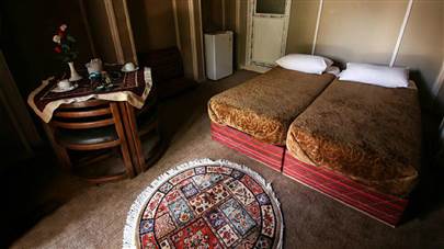 اتاق دو تخته تویین هتل ایوان ماهان کرمان